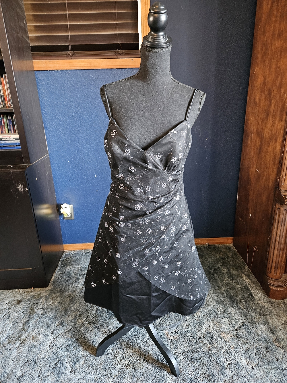 Onyx Nite Black Floral Wrap-Style Mini Dress womens size 10